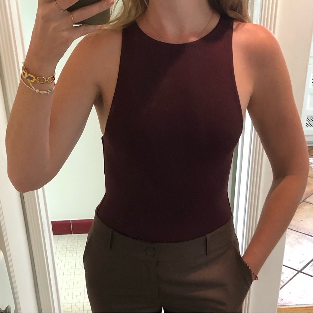 Aritzia Babaton Contour ‘90s Bodysuit sz S in Rich Maroon